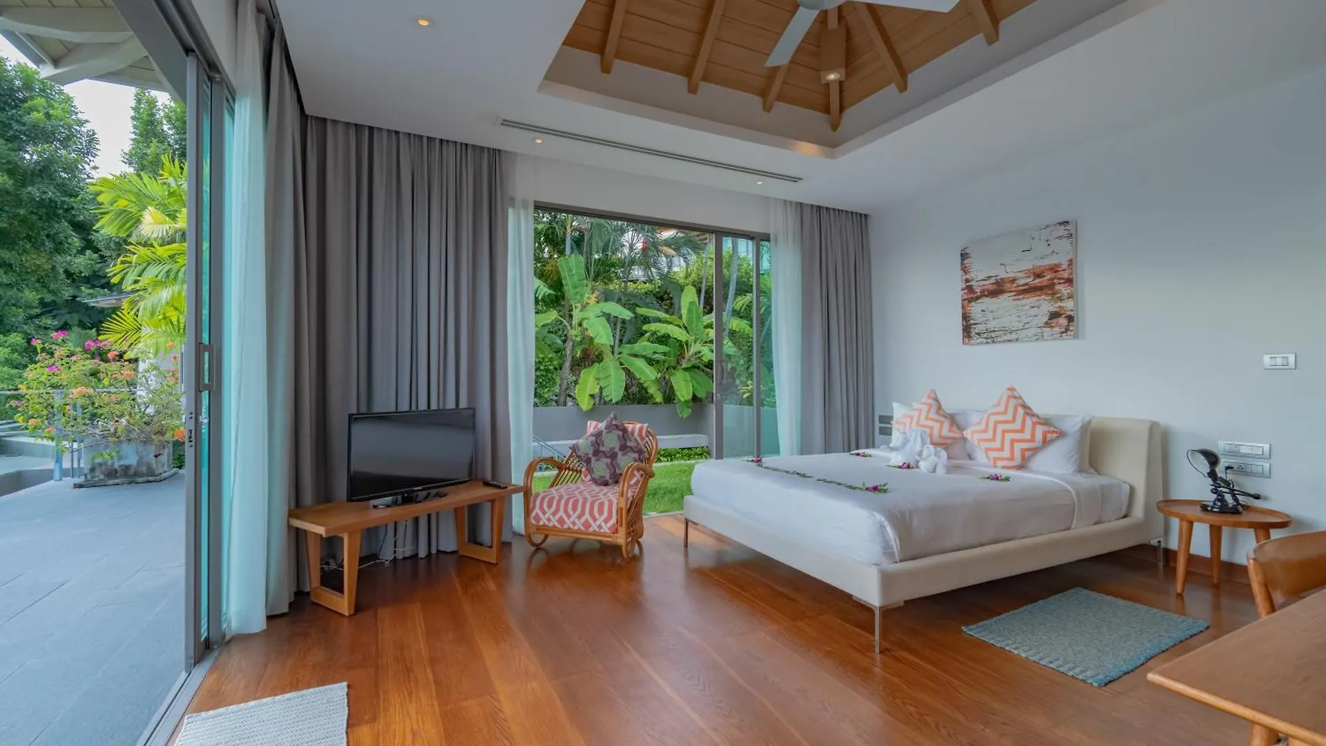 Tropical Castle Phuket By Resava Villa Layan Beach  Layan Beach (Phuket)